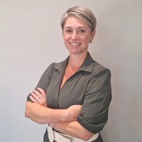 Erna Ribus Email