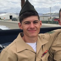 Ethan León Email