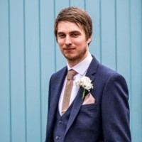 Simplify Employee Richard Roberts's profile photo