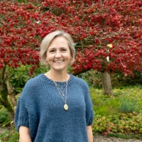 Leonie Riksen Email & Phone Number