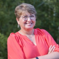 LINGA rOS Employee Roberta Kopsch's profile photo