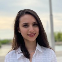 Niloufar Nilchiani Email