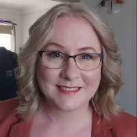 Leonie P. Email
