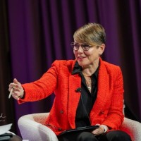 Email e telefono di Zoe Stemm-Calderon