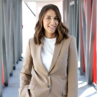 Ivona Ivičić Email