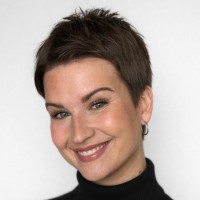Julia Schmitz Email