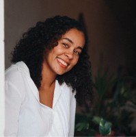SkilldLabs Employee Thaiara Santos's profile photo