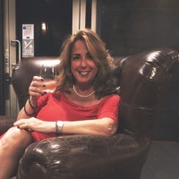 Fire & Oak Employee Renee Amoratis's profile photo