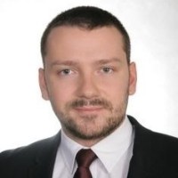 Paweł Wiącek Email