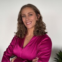Daniela Meneses Email