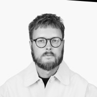 Erik le Revellé Email