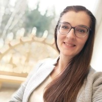 Anja Weinhold Email