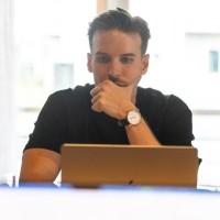 Akos Piffko Email & Phone Number