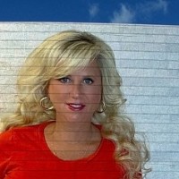 South Moon Under Employee Darlene Wolfington's profile photo