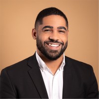Lucas Thiérus Email