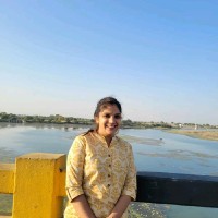 Vinita Thakur Email