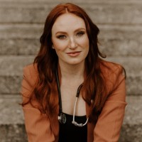 Pinnacle Veterinary Specialists Employee Sophie Bracken's profile photo