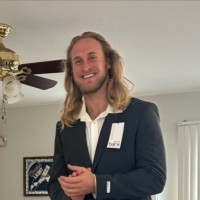 Hookuaaina Employee Zach Ritner's profile photo