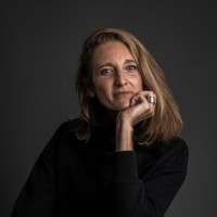 Anna Neumayr Email