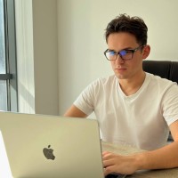 Andrii Karnaukh Email