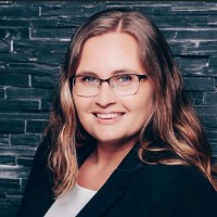 Nicole Czeke Email
