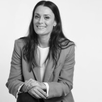 Pearson VUE Employee Hélène Launay's profile photo