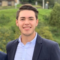 Alejandro Benavides Solís Email