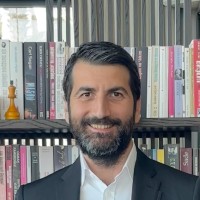 Email e telefono di Murat Kömürcü