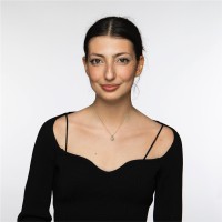 Irène Laub Gallery Employee Emma Bonnet's profile photo