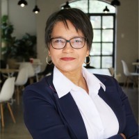Illana Pereira Email & Phone Number