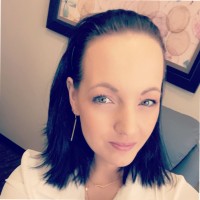 Bernadett Komjáti Email