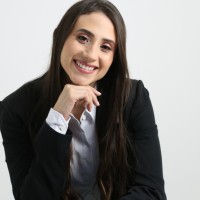 Lara Carolina dos Reis Soares Email