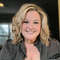 Anna Lively Email & Phone Number