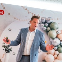 E-mail e número de telefone de Leen Criens