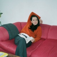 E-mail e número de telefone de Amelia Abraham