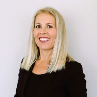 Anita Kazinczy Email