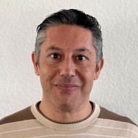 Oscar Mezquita Email