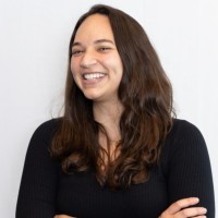 Carolina Queiroz Email