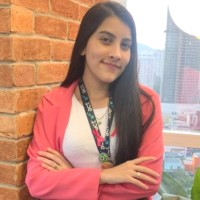 Julia dos Anjos Email