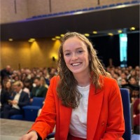 Lieke van Den Heuvel Email