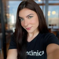 Carolinne Petersen Email & Phone Number