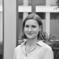 Sophia Hovenbitzer Email & Phone Number
