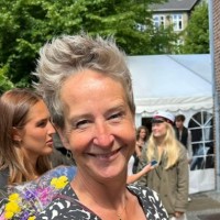 Louise Broge Email & Phone Number