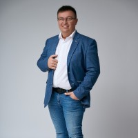 Jacek Urbaniak Email