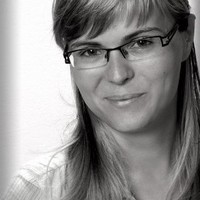 Julia Eifler Email