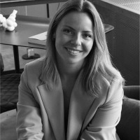 Simone Olsen Email
