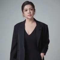 Hong Leong Finance Employee Shereen Tan's profile photo