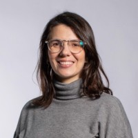 Iara Diniz Email