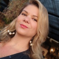 Blue Logística Employee Marcele Oliveira's profile photo