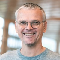 E-mail e número de telefone de Thomas Sutton